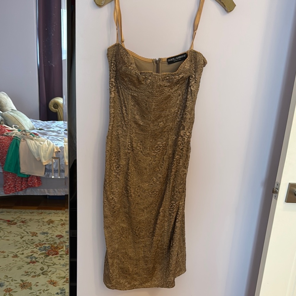 Elegant Dolce & Gabbana Lace Dress in Gold